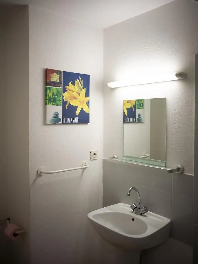Apartment Appartement Tout Equipe A 5 Min De La Gare St Charles Marseille